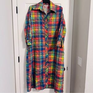 Vintage 1970s women’s button down Maternity dress, seersucker, plaid, duster